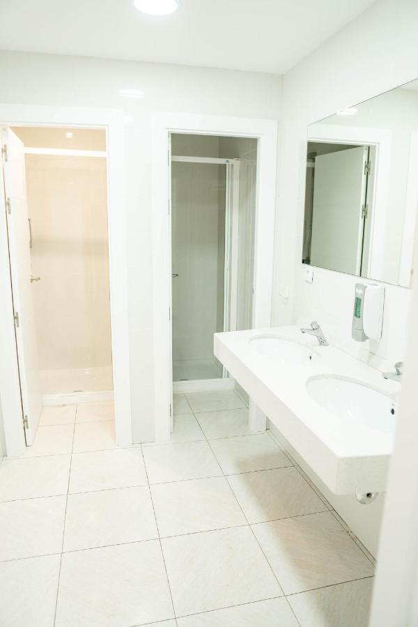 סן ויסנטה דה לה ברקרה Hostel Playa De Meron מראה חיצוני תמונה